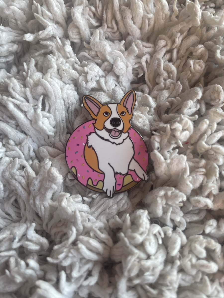 corgimanifested's tweet photo. ➡️https://t.co/Mf6roKzaf9
Charlie’s first inspired pin! Buy it now on Etsy #corgicrew #adoptdontshop #ilovemydog #corgi #dogsoftwitter every purchase helps to support my three rescue corgis https://t.co/3ObiNhFjig