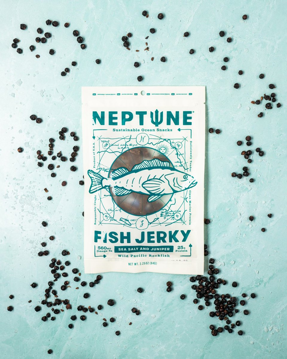 _Big_Gin's tweet photo. After we use herbaceous juniper berries to craft Big Gin, we share it with our local neighbors at @NeptuneSnacks.
Neptune infuses it into Sea Salt & Juniper fish jerky & it’s delicious. It adds a bit of fresh piney flavor to already tasty snacks! #fishjerky #spentjuniper https://t.co/Lnr67mXTNb