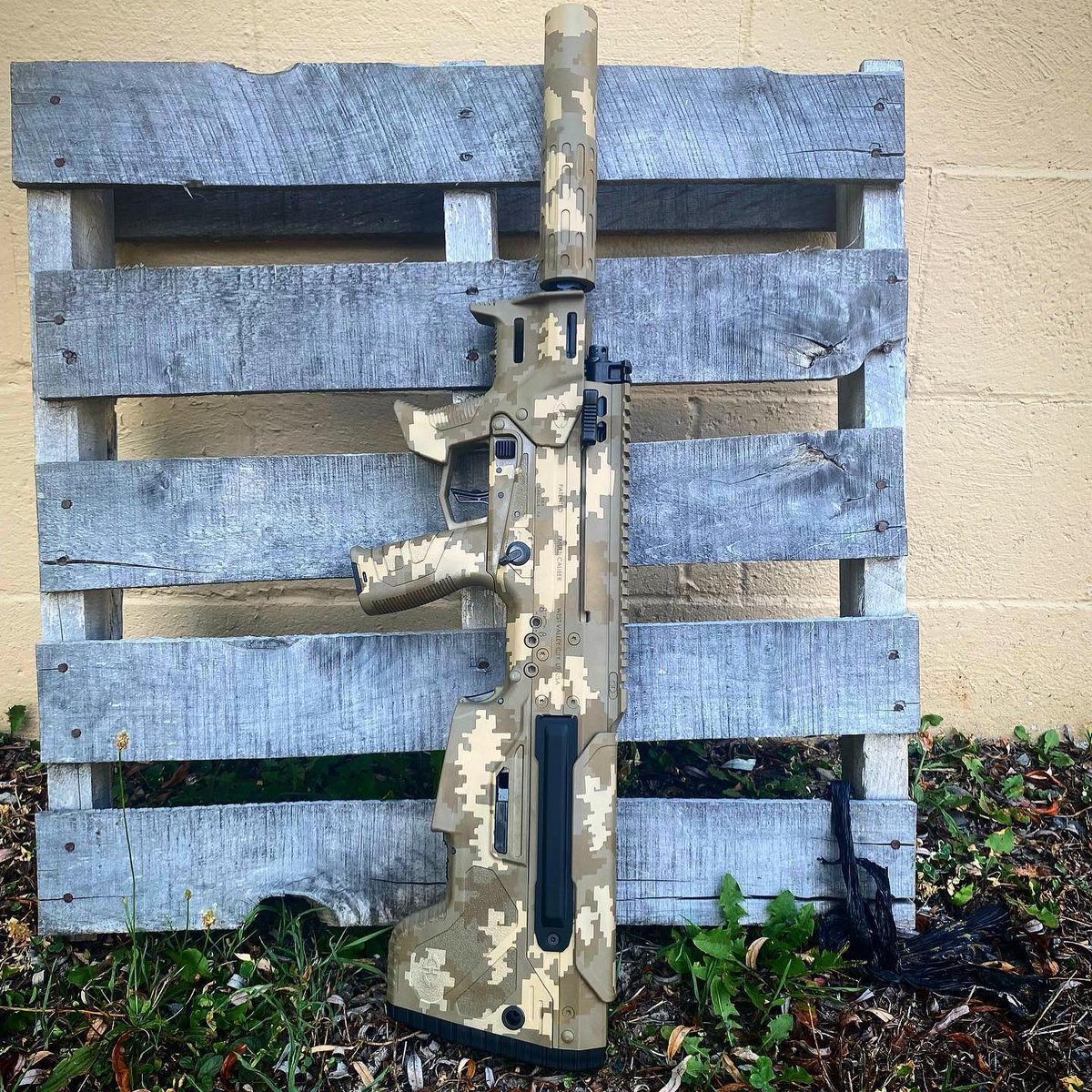 DeserttechHQ's tweet photo. The MDRX Micron, a whole lotta gun for those little spaces.
From• @bigironcerakotinginc #cerakote #deserttech #deserttechmdr #bullpup #556 #sbr #gunsdaily #gunsofinstagram #digitalcamo #fde #pewpew #tomorrowsweapons #unrivaledperformance #MDRX #micron https://t.co/MuavpUn9Yo