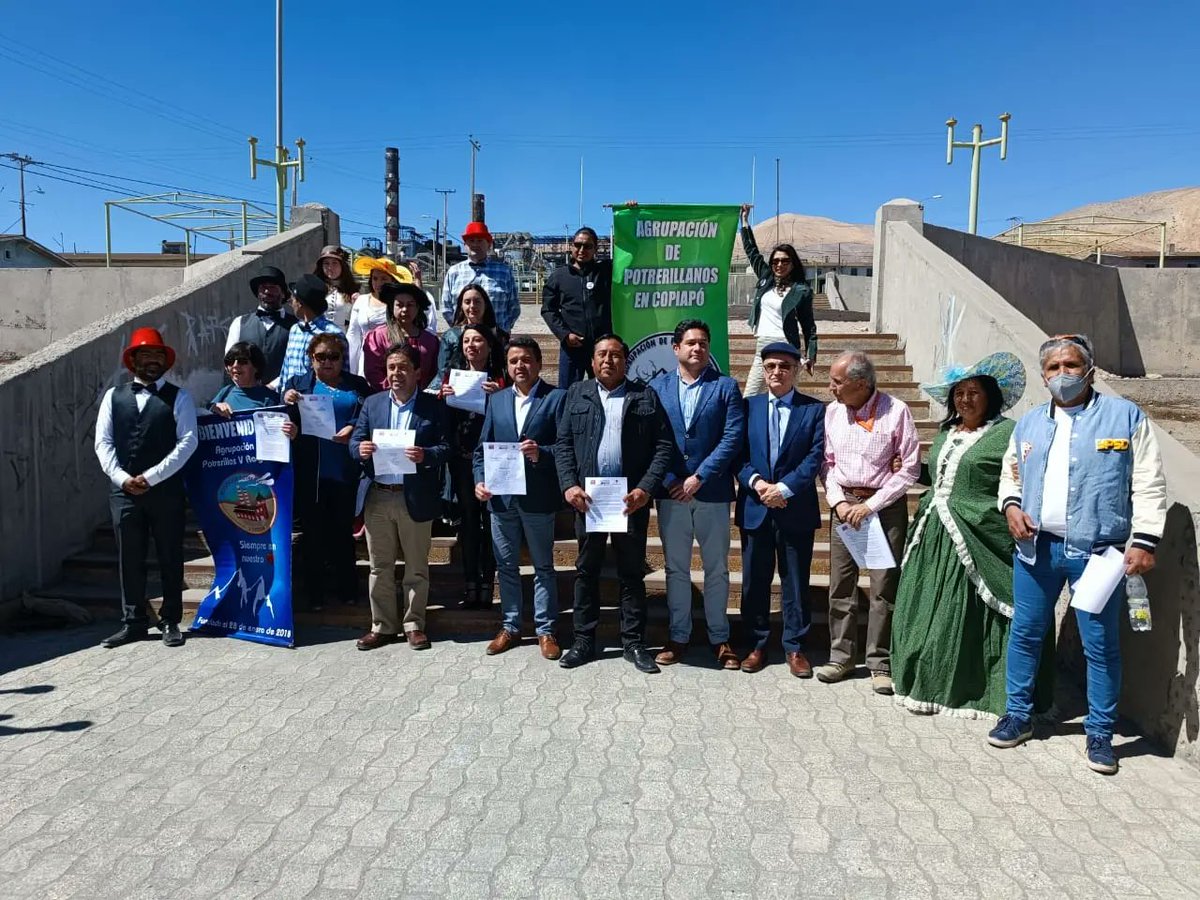 CulturasAtacama's tweet photo. En Potrerillos Seremi @culturas_cl @CrdovaG1 junto a Gobernador @mvargasatacama #Atacama @DPRAtacama
@gerardotapia gerencia @CodelcoChile El Salvador, junto a potrerillan@s firman convenio de colaboración para declaratoria zona típica de Potrerillos. https://t.co/o1GzKZMlfG
