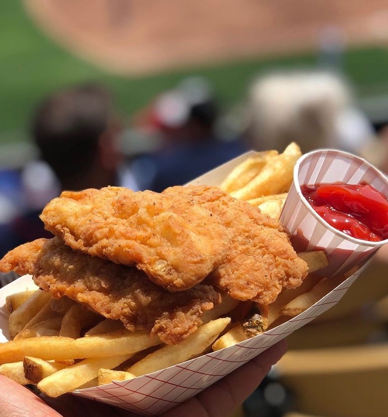 TFEATS's tweet photo. Chicken Tenders &amp; Fries are always a great go to at the ballpark. ⚾️

#TFEats #MNTwins #DelawareNorthSportsService https://t.co/rncig0zEDf