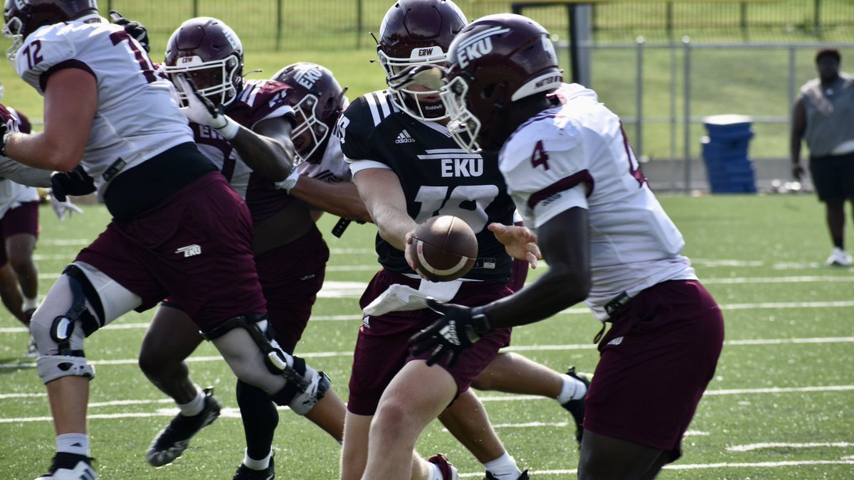 EKUFootball's tweet photo. The team.
The team.
The team.

#E2W | #MatterOfPride https://t.co/FiFdm6i0Nj