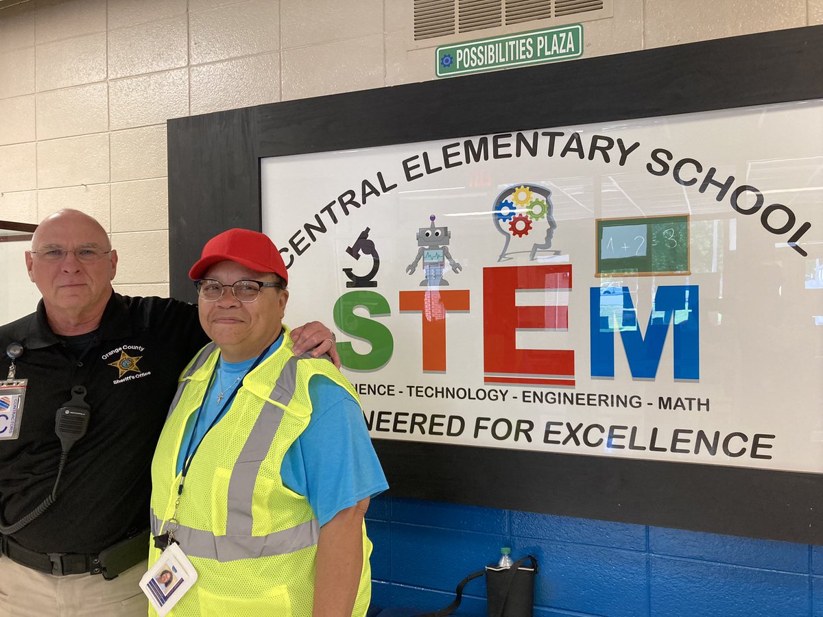OrangeCoSchools's tweet photo. We observed the most beautiful school day at @Central_ElemE4E even up until the last minute getting ready for buses, car rider lines, and the trip home. Way to go, Eagles! #FirstDayOCS #ReadySetGrow https://t.co/XYreSnwCqq