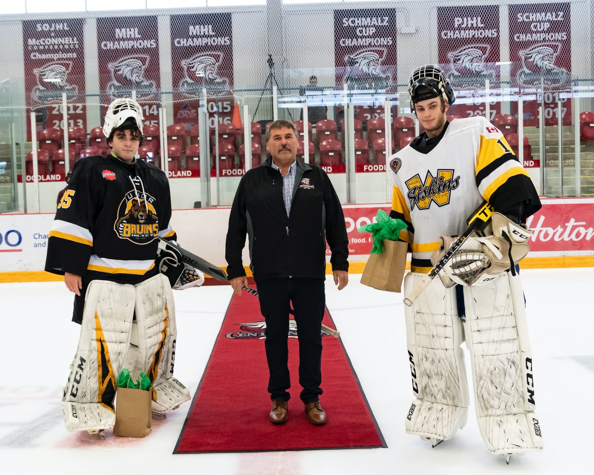 519sportsonline's tweet photo. Players of the game for @KWSiskins &amp; @BostonJrBruins 
Nicholas Galda &amp; Aidan Bickford @AyrMutual https://t.co/jtpU5AsEUw