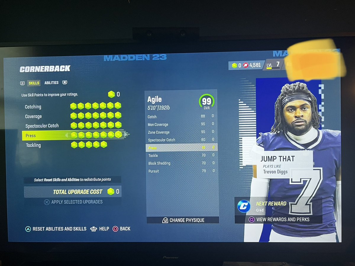 Jurrisco's tweet photo. While The Yard was down some builds got reset to LVL 1 &amp; players were able to work on the build while it was down so they upgraded EVERY skill point on their build! This defeats the whole point of the build system! FIX THIS EA 😕 #Madden23 @MaddenNFLDirect https://t.co/2gnMpuJ17n