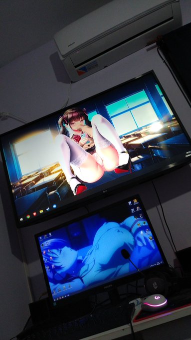 Fua mono ! Ta cheto los fonditos de pantalla https://t.co/pjTUcy5Qkg