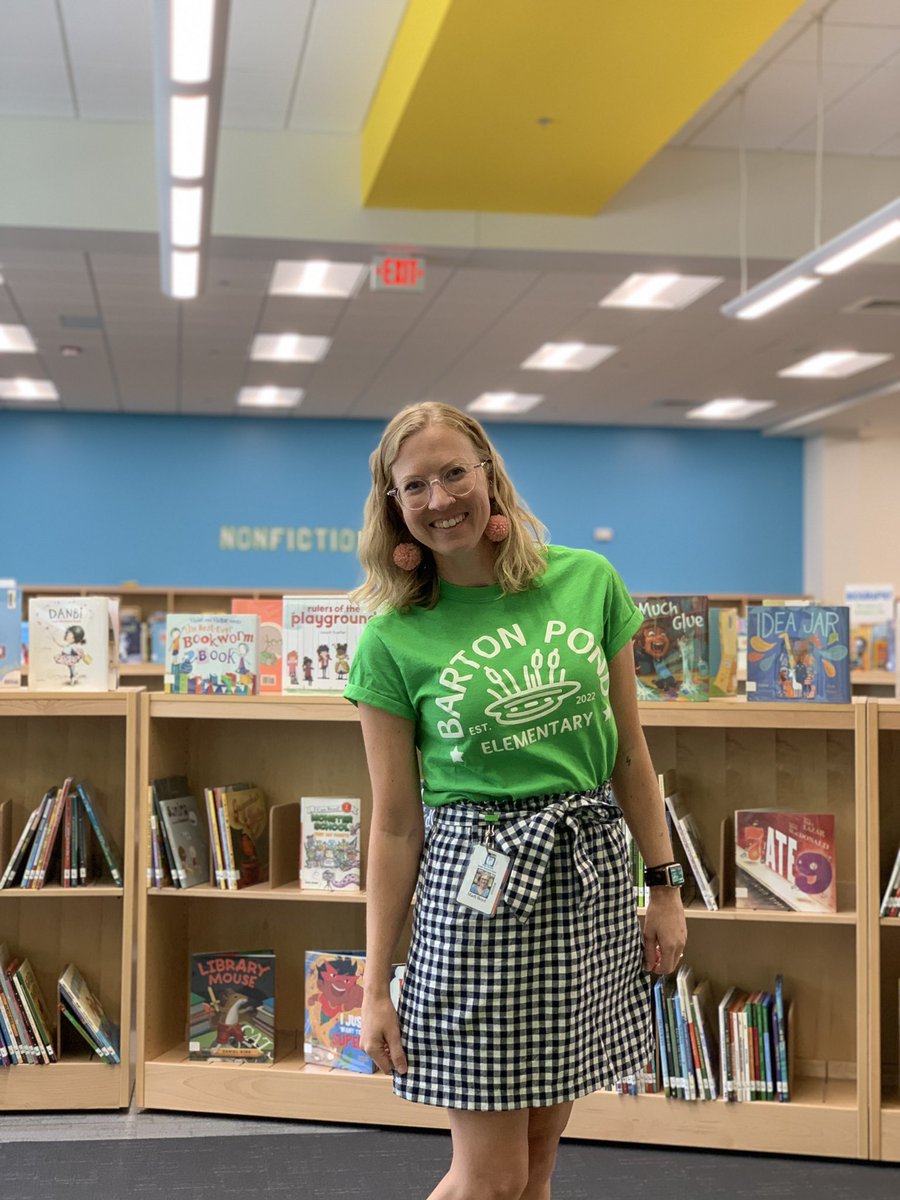 librarianmarli's tweet photo. The FIRST EVER first day of school at Barton Pond Elementary was a success! I’m exhausted but my heart is so full. I can’t wait to see what tomorrow brings for my sweet bullfrogs! 

#BullfrogsLEAP #BullfrogsRead https://t.co/3EqTR8nkN5