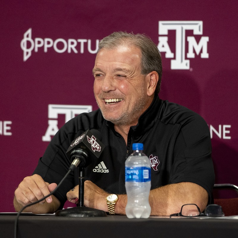 AggieFootball's tweet photo. 𝙈𝙚𝙙𝙞𝙖 𝙈𝙤𝙣𝙙𝙖𝙮 🔈✍️

Full recap of Monday's press conference with head coach Jimbo Fisher as the Aggies get set to face Sam Houston on Saturday.