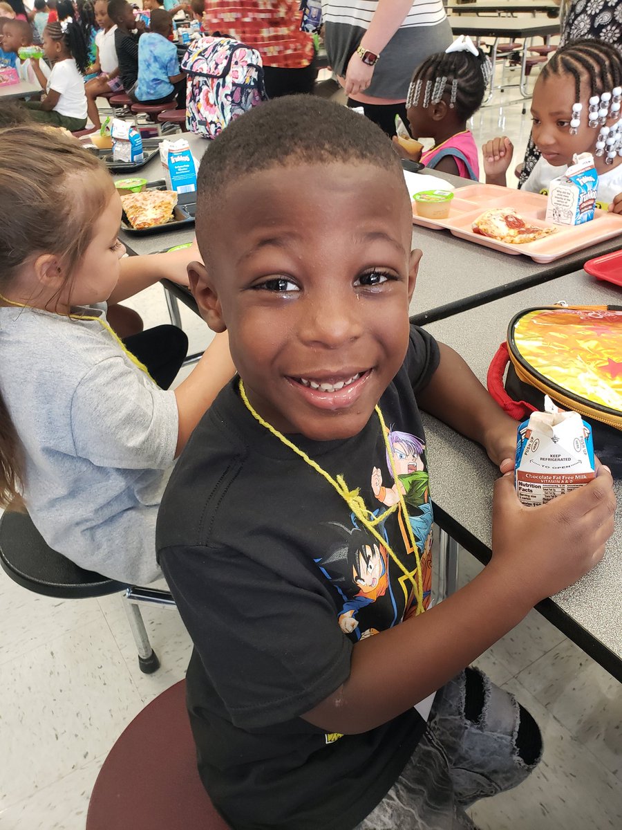 slpsbucks's tweet photo. What a great day to be a Little Buck! Happy First Day of School! 💙💚💙💚 #gobucks #firstdayofschool #slpsbucks #slpsredefined @scotlandschools https://t.co/Kd2DctpnwR
