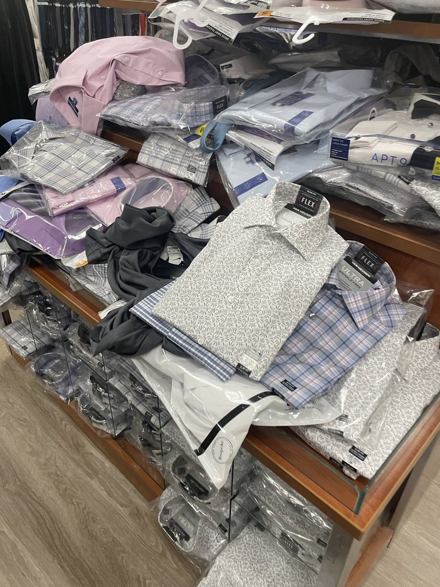 Yes <a href="/Kohls/">Kohl's</a> let me shop for a nice shirt when it looks like this.