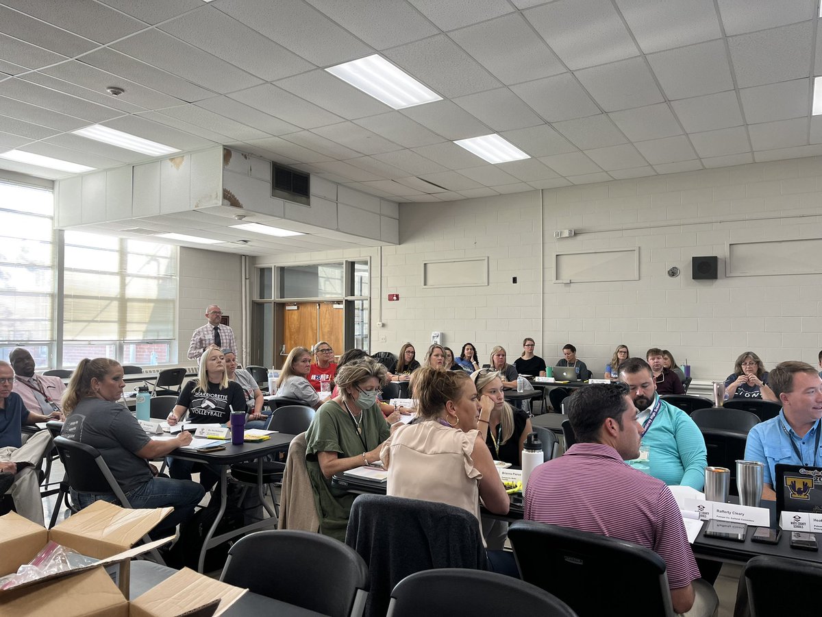 hkstaggs's tweet photo. Several schools in White Co and Putnam Co are learning about embedding character into all aspects of school culture. Enjoyed being with them last week. @NIETteach @sduncanap @SavageTad @SherrieKeyes @WinninghamBubba https://t.co/1CAP6PHZ03