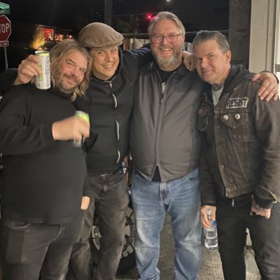BOMF_PDX's tweet photo. #NewProfilePic https://t.co/aagFJfCgJK