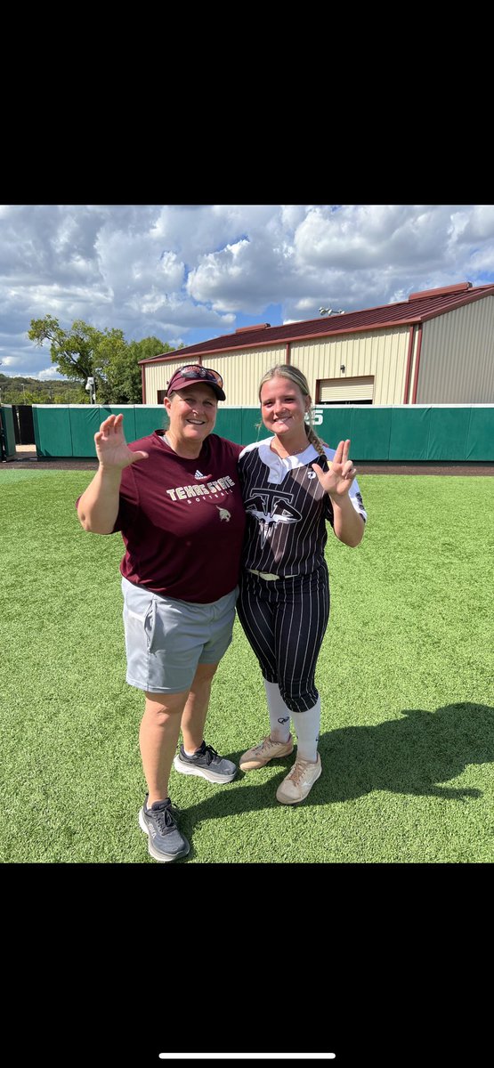 ChandlerKamdyn's tweet photo. Always a great time @TXStateSoftball! Thank you @ScottWooder @CoachTrevTXST @Rw15Woodard for an amazing camp! https://t.co/AhjZCEHT4N