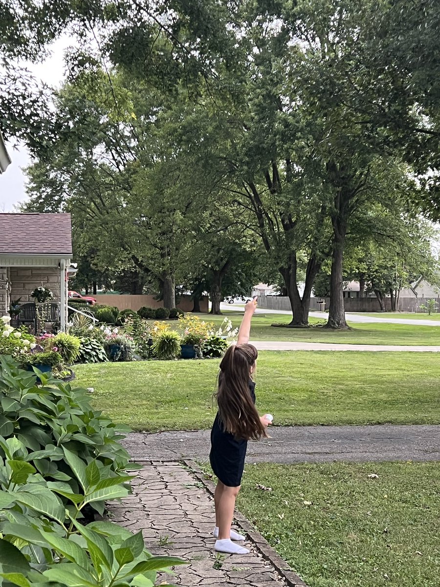 leslie_wells's tweet photo. Me: “Storm’s almost here”
Lyla: “I’m gonna go watch!”
Another Midwestern Girl patch earned….
#RaiseEmUpRight #InWx #storms #MidwestGirl #midwestForever https://t.co/BmhCIVT806