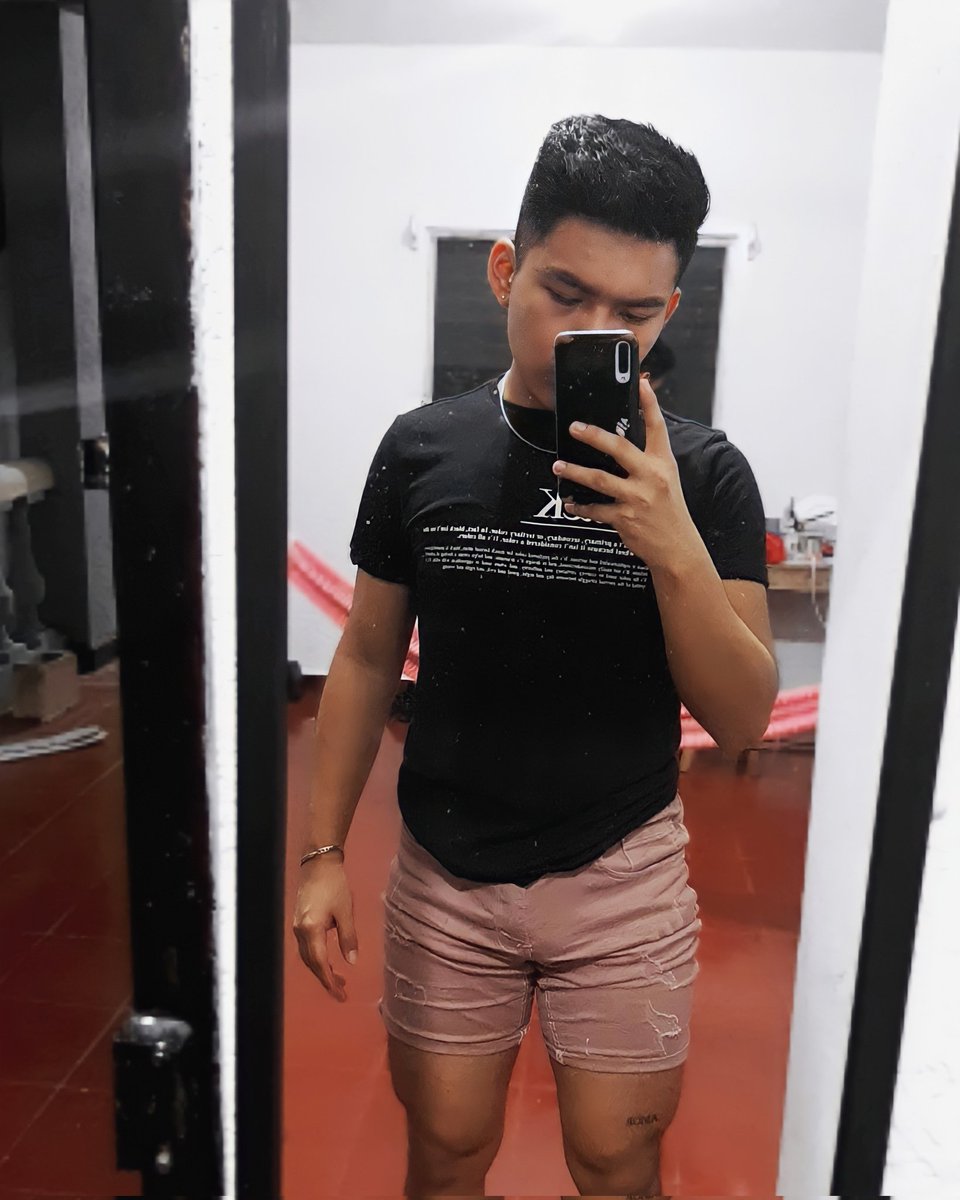 gaelmooc's tweet photo. ✌ #walking #PlayaDelCarmen #LGBTQ #fypシ https://t.co/ZPypzBjDlX