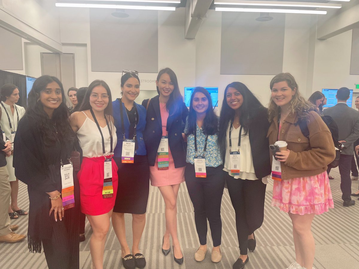 DZEyeMD's tweet photo. Leaving my first @WIO_WomenInOpht summer symposium re-energized and inspired as both a mentor and mentee ♥️ #whymentorship Kudos to all the amazing women who made it happen! @LisaNijmMDJD @MentorMeMd @macularstar @dralisonearly @RubyinMedicine @luciem_med @amishaddave @EyeAmMona https://t.co/iG1kXv6y7c