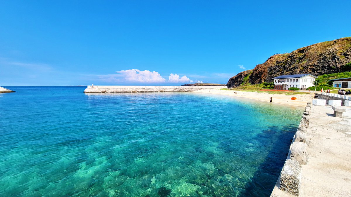sorry2_me's tweet photo. はじめて澎湖に来ました。
天気もよく海が綺麗でよかった。 https://t.co/8y62AjeeEo