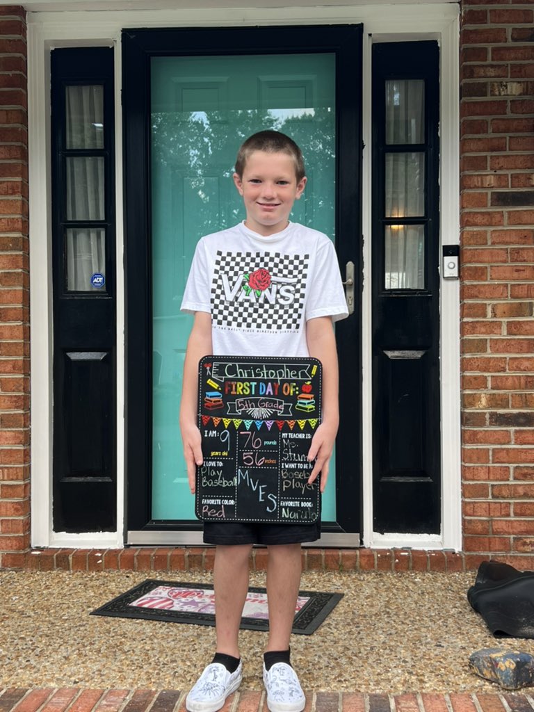HRoberts_1's tweet photo. My MVES Mustangs had a great first day of 2nd and 5th grade!! #YCSDfirstday https://t.co/I5GyfUfu9l