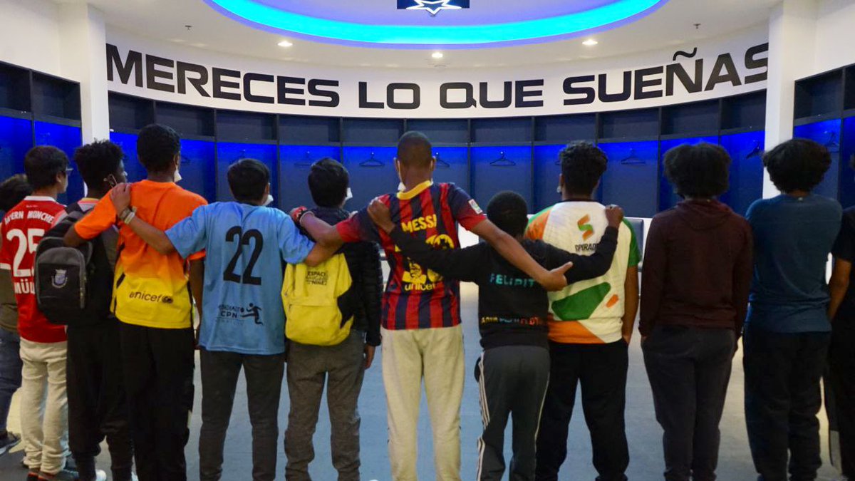 EstebanBernalB's tweet photo. Hoy despedimos a Jonathan, quien formaba parte de una de nuestras casas de acogida. Ahora se reinserta en una familia que le dará mucho amor.
Estamos comprometidos con las niñas/os y adolescentes en condición de vulnerabilidad.
Gracias @IDV_EC por abrirnos las puertas de su casa. https://t.co/APyv1VpFJq