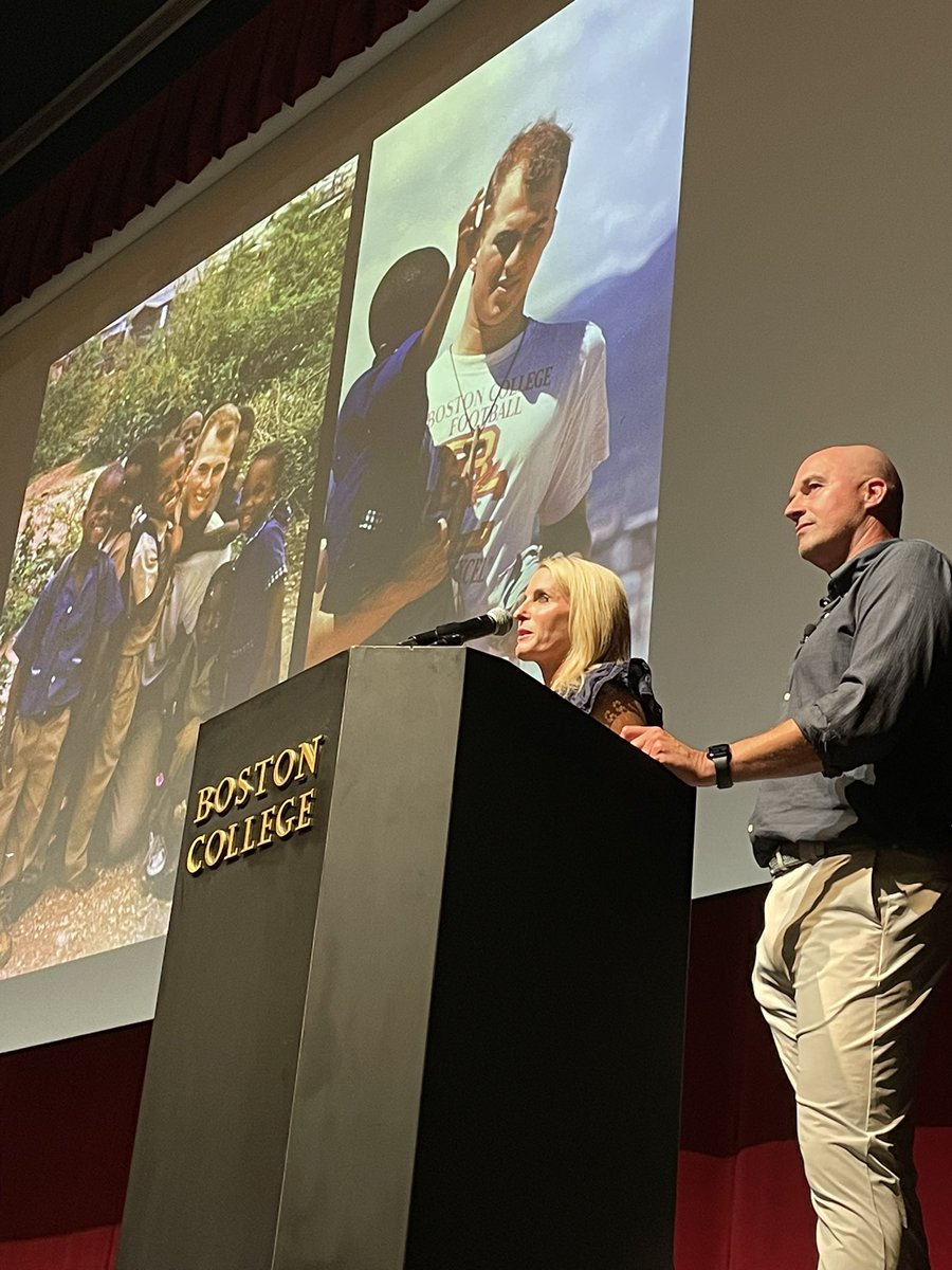 EthanASullivan's tweet photo. Great way to kick off the year @BostonCollege with @BCEagles alums @425Sarah and @Hasselbeck presenting on @charitywater to our @BCCarrollSchool first year students #portico @BCcharitywater @AmyLaCombe25 https://t.co/CwBOmPKLlr