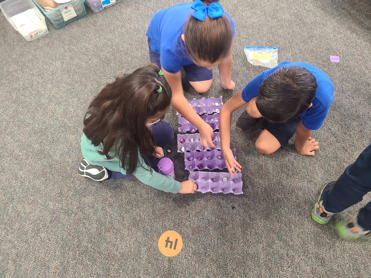 villacortarusd's tweet photo. Second grade Ss develop foundational number flexibility through the use of counting collections.  @RowlandSchools #WeAreRUSD #bettertogether @missjblank @bluribe5 @ryanrexerrusd #vikingsquad https://t.co/HmJMQccZDy