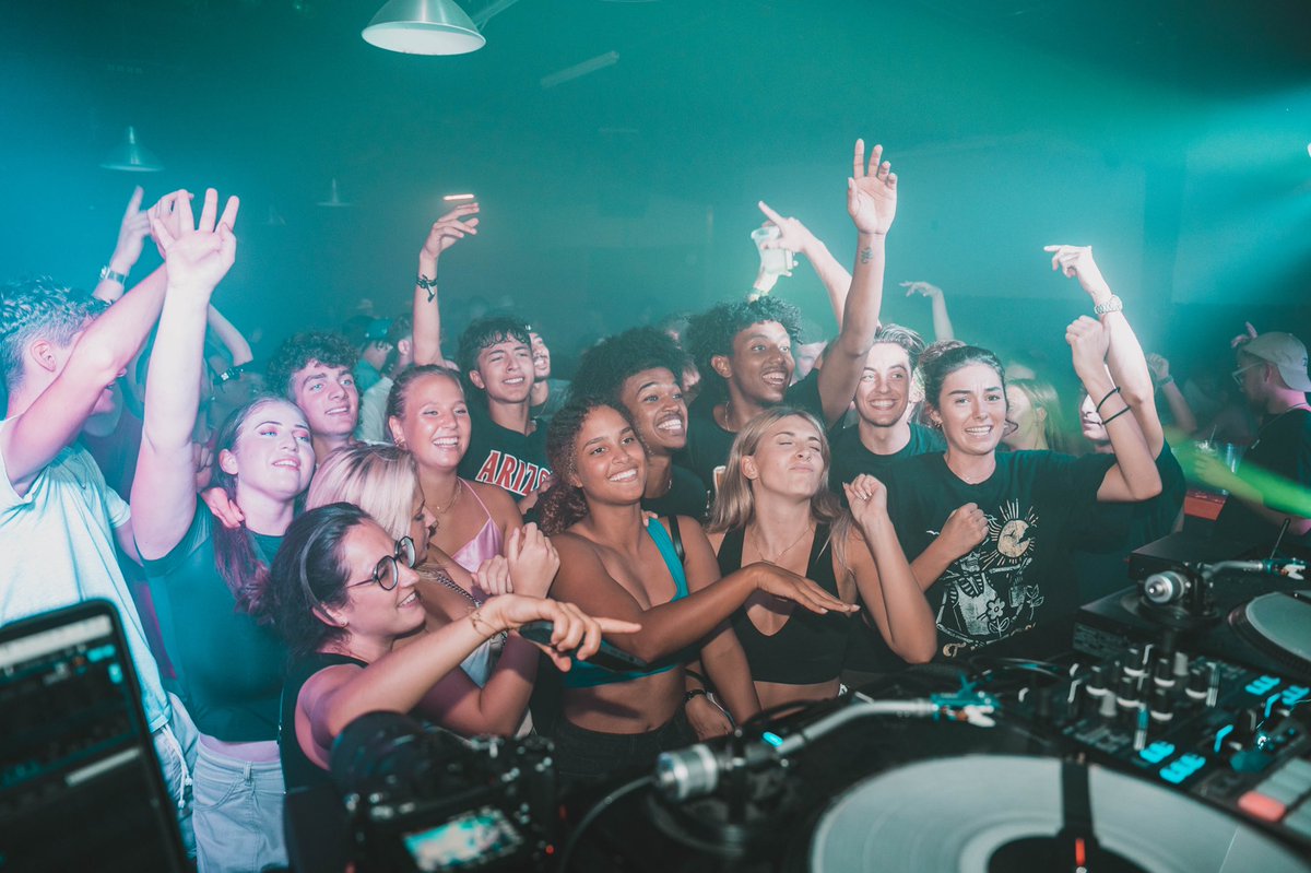 allthingsrnbTX's tweet photo. Thank you to everyone who came out to any or all of the 3 nights of TheAssignment.  
All of the photos are live on my photography website(link in bio). Download them at full resolution, they’re free. 

DJ: @aDjNamedGoree @DJRnB_ 
🎥 @colbieb30 https://t.co/XpAnx61FTU
