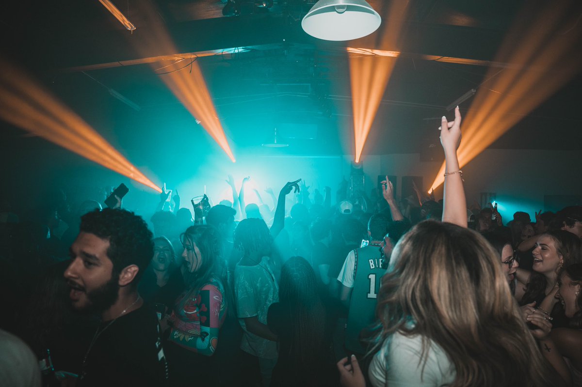 allthingsrnbTX's tweet photo. Thank you to everyone who came out to any or all of the 3 nights of TheAssignment.  
All of the photos are live on my photography website(link in bio). Download them at full resolution, they’re free. 

DJ: @aDjNamedGoree @DJRnB_ 
🎥 @colbieb30 https://t.co/XpAnx61FTU