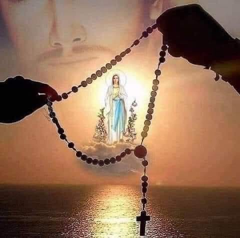 SantosIglesia's tweet photo. Acudamos a la Santísima Virgen
recemos con ella el Santo Rosario https://t.co/VulAb4eTeJ