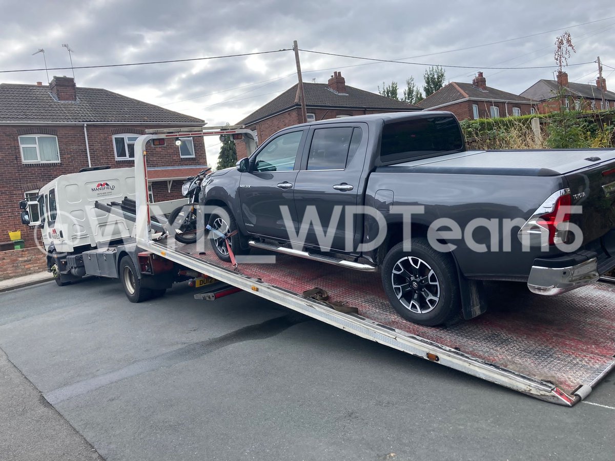 WYP_WDTeam5's tweet photo. Call from a member of the public reporting this vehicle parked up for a number of days without plates in #Wakefield.

#WT10 &amp; #WT200 attend to find it's an outstanding stolen from @LincsPolice 

Vehicle recovered and enq's ongoing

@WakefieldPolice
@WYP_WakefldNWS https://t.co/AmH6BWYFqU