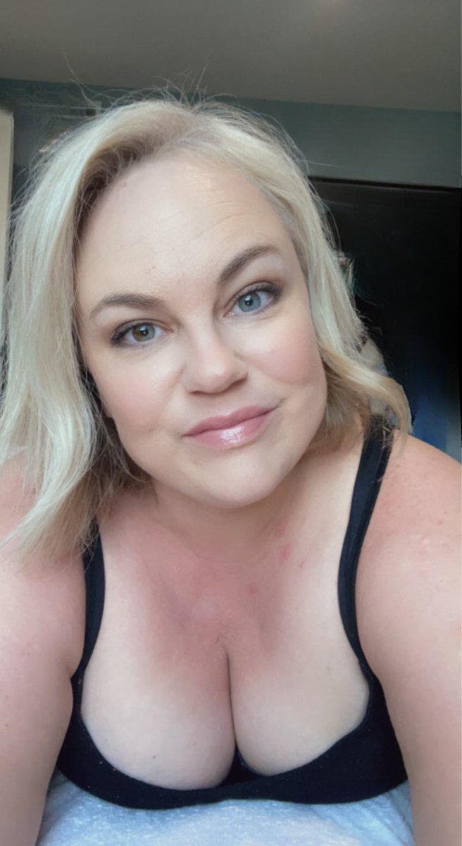 JustAMomNamedMM's tweet image. The path to self-love is not an easy one. It’s full of ups and downs and backward steps. It’s okay that it took 42 years to get here, I’m just glad I finally did. #selflove #selfcare #livingmybestlife