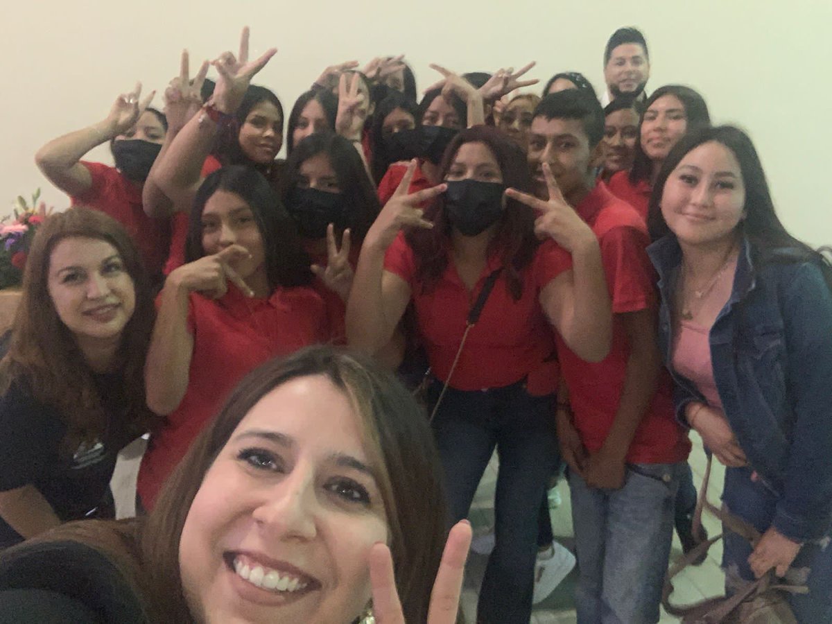 SenlOficial's tweet photo. Más de 3,600 estudiantes de Telebachillerato Nuevo León iniciaron hoy sus clases en los 76 planteles del estado. #YoSoyPrepaNL https://t.co/UuWFye0J9Z