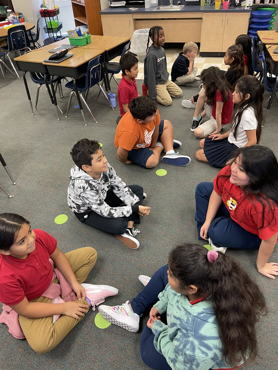 MrsJohnsonMST's tweet photo. Today in writing, we practiced repeated story telling with partners! Everyone was super engaged! @CentralCFB @CFBISD #centralisawesome https://t.co/KZAlsM3WHG