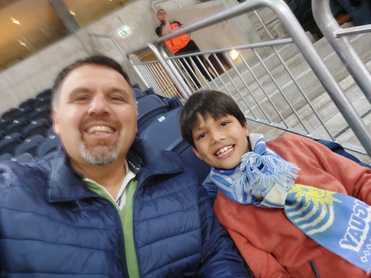 zzzlfernandez's tweet photo. Vamos la Celeste #SomosEquipoSomosUruguay https://t.co/u4Wn1rTdt0