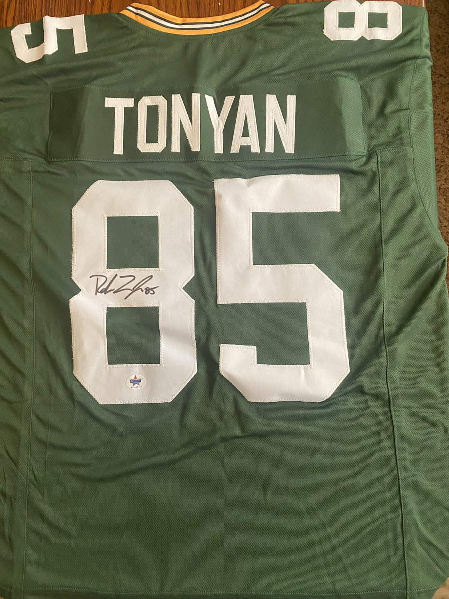 iamdschenk's tweet image. 🚨 Give-A-Way Alert 🚨 

The Regular Season is getting close so let’s run another contest.

Prize: Robert Tonyan @RobTonJr autographed jersey.

How to enter: 
Follow @PassionPacker 
Like and RT this Post.
Reply “Go Pack Go”