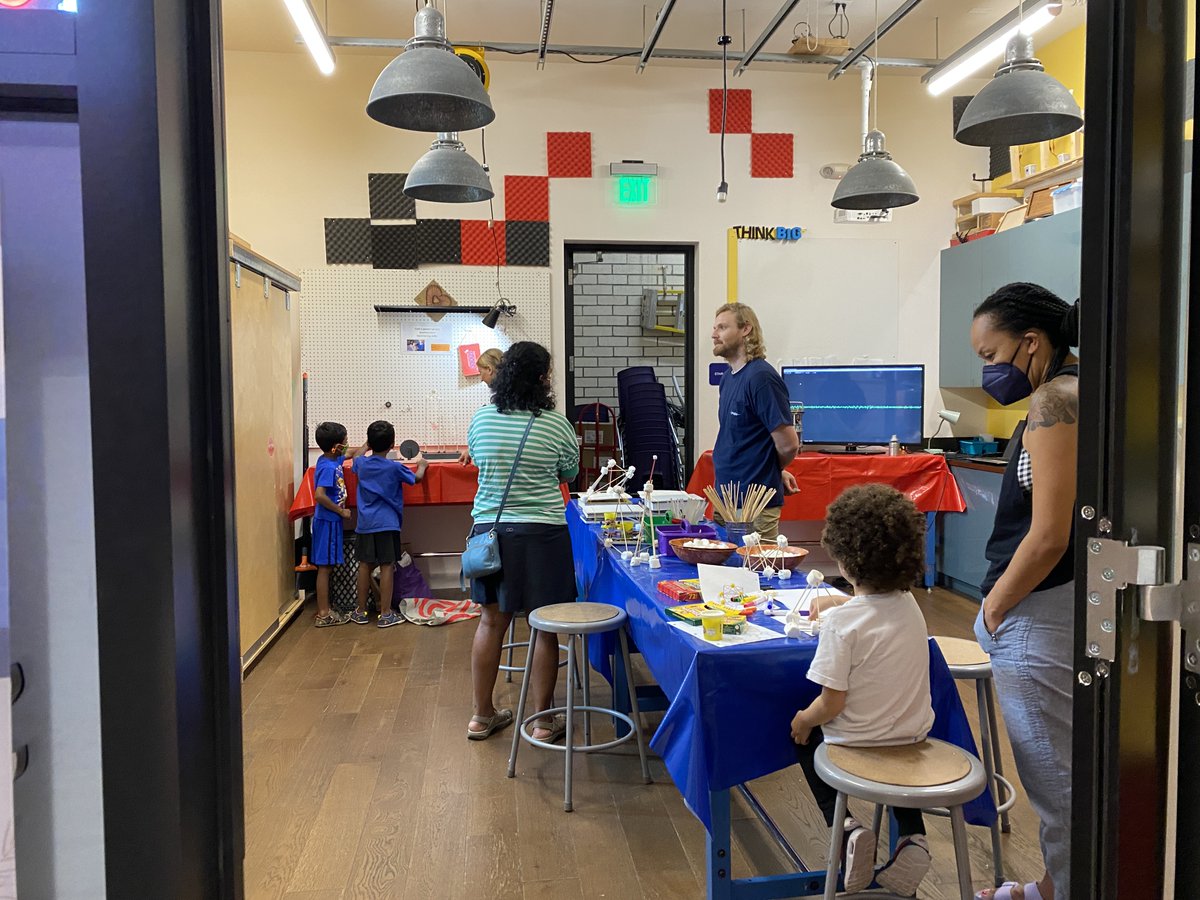 PNSN1's tweet photo. Over the weekend, our outreach team collaborated with @UW_ESS’s Rockin’ Out for a Danger-themed event at the KidsQuest Children's Museum to teach kids about earthquakes, how we monitor them, and the hazards they pose! They had a fun time making wiggles and marshmallow structures. https://t.co/SAJAD1OfAN