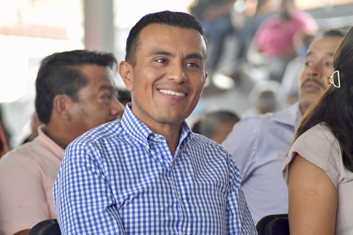 Así fue como festejamos a nuestros #AdultosMayores en #Ayala, pusimos mucho empeño en hacerles pasar una mañana llena de alegría🎉
La mayor satisfacción es verlos contentos, gracias por seguir confiando y asistiendo a los eventos que con mucho cariño preparamos👴👵