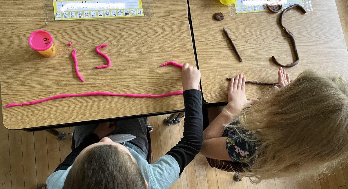 SusanKochVT's tweet image. Play dough + word work= engagement!! #firstgrademagic #thisisUES #mrpsvt @TCRWP @ZeilengaJillian @Rachwhalen @BareaKatie