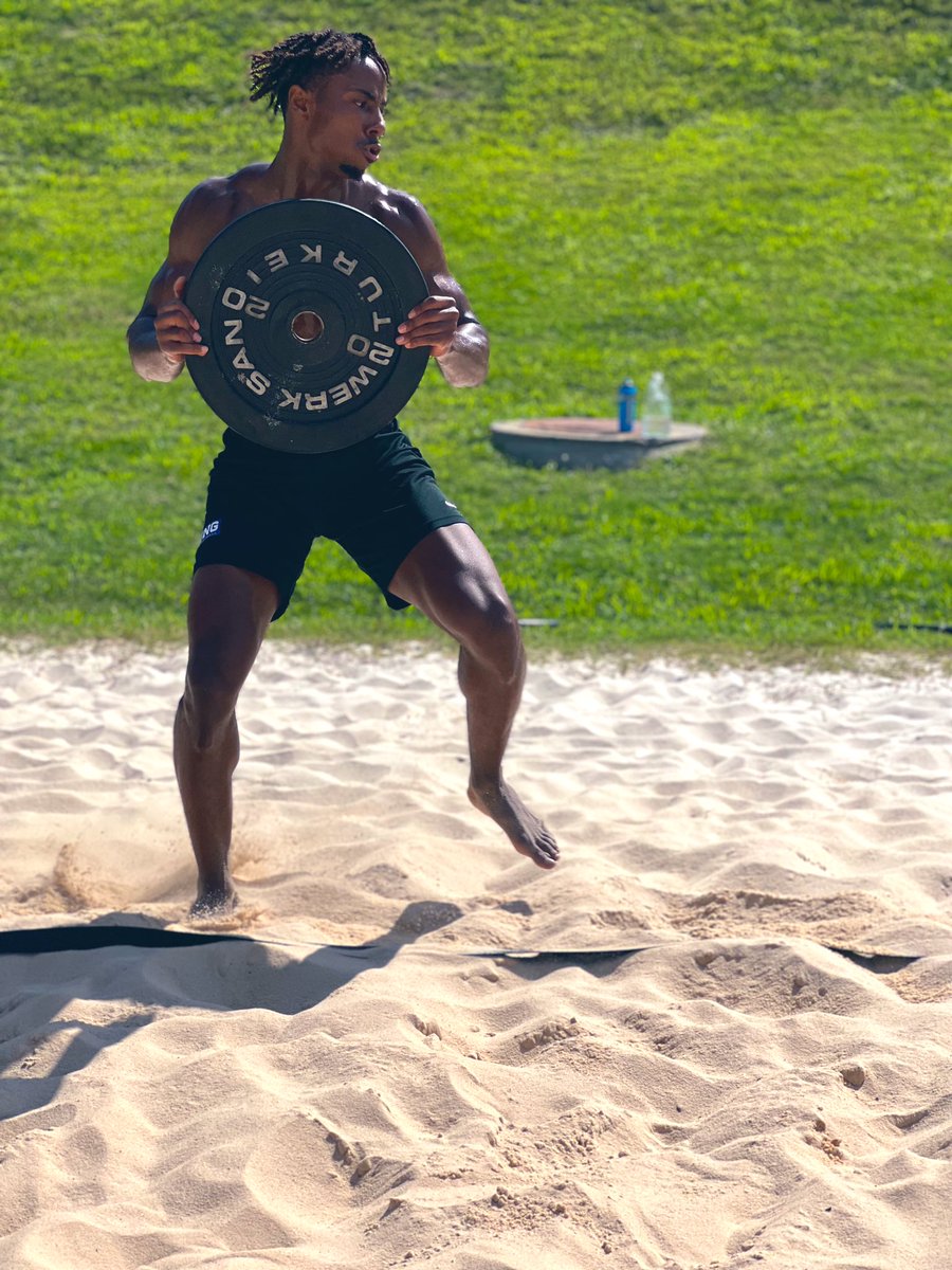 UNGMBB's tweet photo. Nighthawk Week:
Day 1 - Beachin’ It 🏖😎🌴 https://t.co/Q8Xl4wP24i