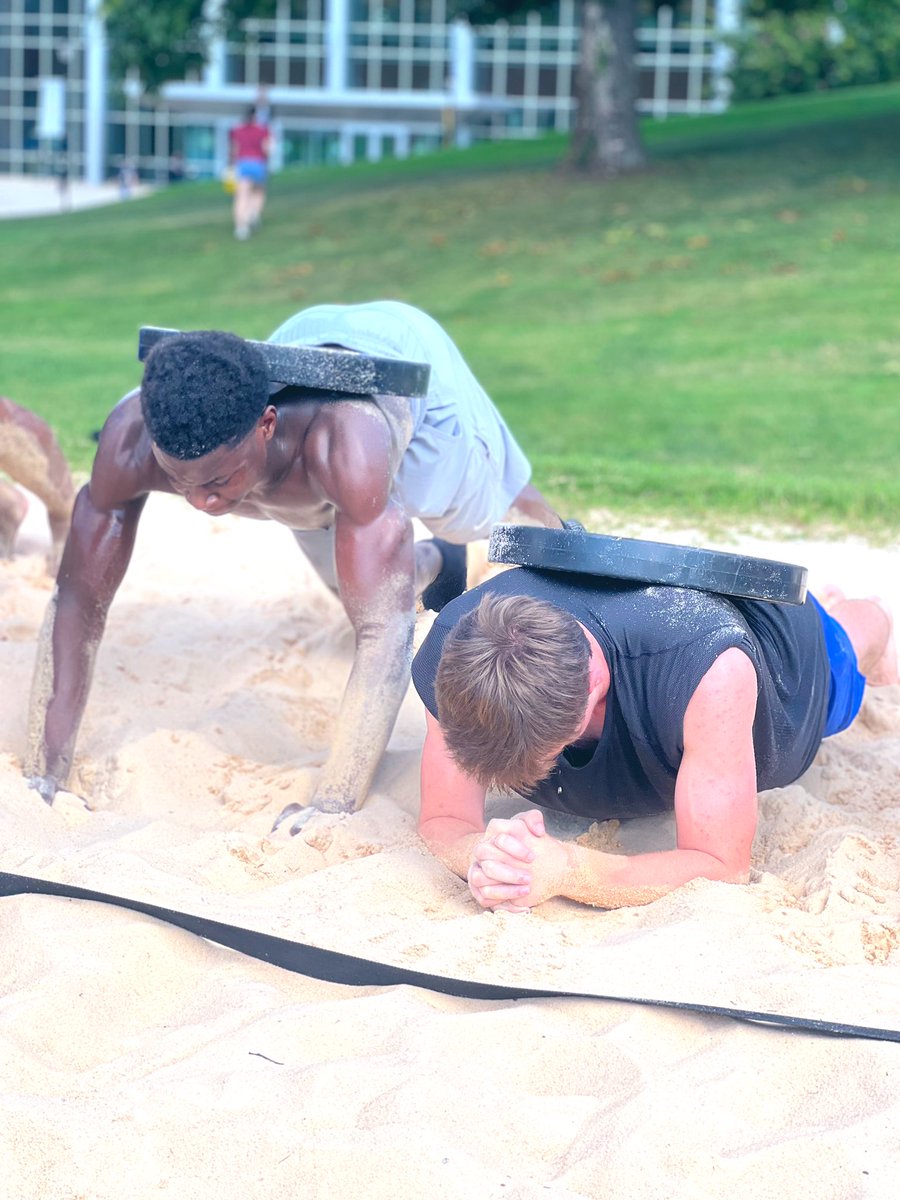 UNGMBB's tweet photo. Nighthawk Week:
Day 1 - Beachin’ It 🏖😎🌴 https://t.co/Q8Xl4wP24i