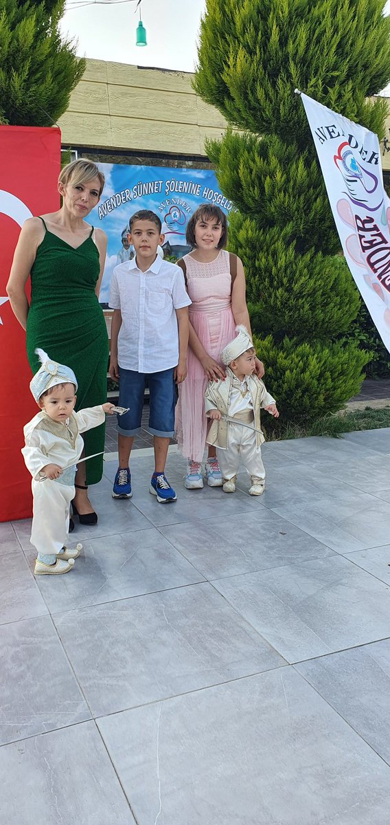 nuzun18's tweet photo. 3.düzenlediğimiz sünnet şöleni bu günde gecede sevgili çocuklarımız  Değerli ailerimiz eğlenerek güzel bir vakit geçirdi.Katılım gösteren tüm Değerli  Ailelerimize ve Çocuklarımıza teşekkür ederiz. Başka güzel bir aktivitede görüşmek dileği ile.#Avender https://t.co/Bezrny897Y