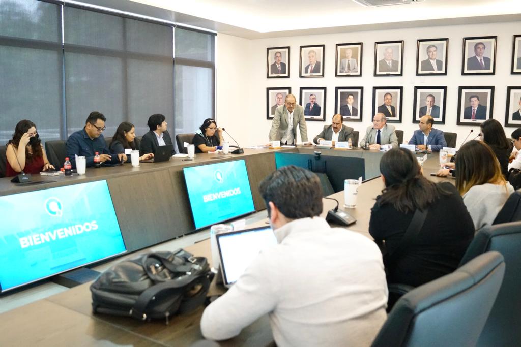 OnexpoNacional's tweet photo. El presidente @jorgeemijares realizó una presentación en el Centro de Atención a Socios de Onexpo con los medios de comunicación del sector para hablar sobre la Reconfiguración del mercado de las gasolinas y el diesel https://t.co/YvjLI6eV44