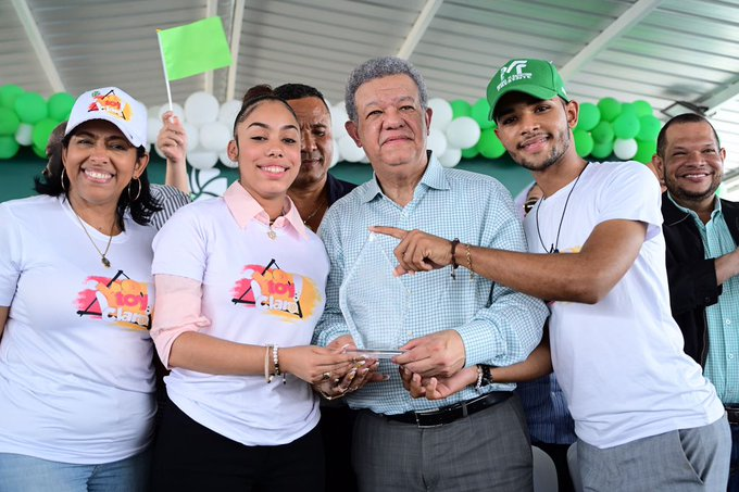 subsecretariaf1's tweet photo. La Fuerza Cultural del Pueblo Fomenta el Arte y la Política Cultural Dominicana.
#leonelnuestrotimonel https://t.co/wnFbyOaCHH