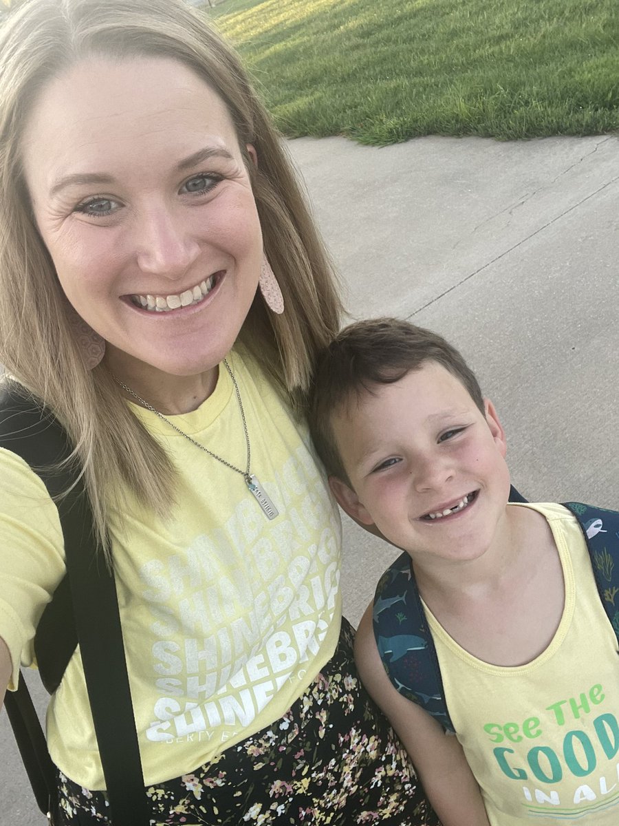 jharnesslps's tweet photo. happy monday ☀️
#shinebrightlps 
@LibertyEdFdn 
@libertyoaks https://t.co/n4jRvGEIhD