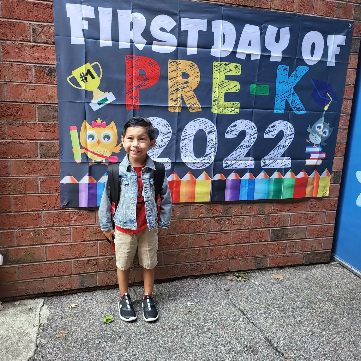 VicMorenteRI's tweet photo. My chunks has officially started school! ๐ข
I cannot wait to see what he is able to accomplish. ๐โ๏ธ๐
#RIPreK #Back2SchoolRI https://t.co/cw8lJ0b1Vx