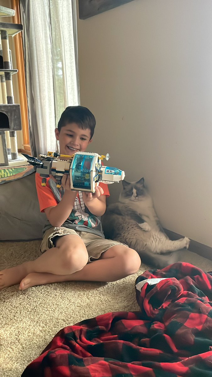 Piper01351409's tweet photo. @NASA we are so excited for the #ArtemisI launch, had to build our @LEGO_Group lunar gateway space station. #STEM #legos #ragdoll #NASA #sls #science #kansas https://t.co/DONZarj2Q6