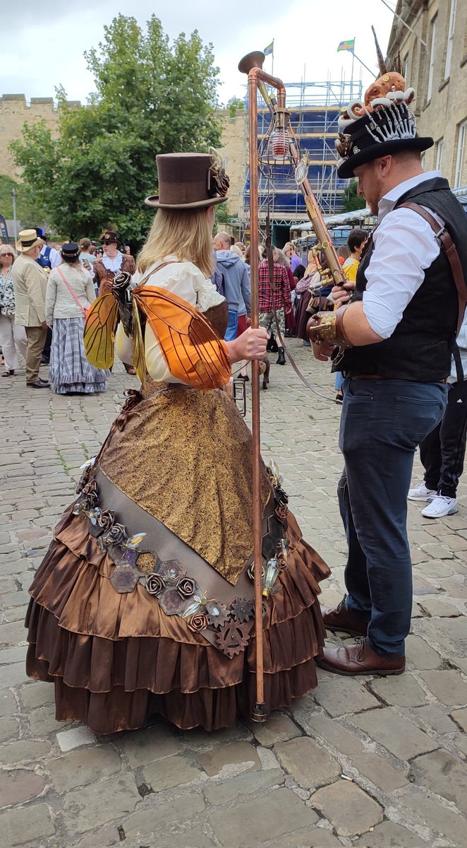 Welcome to the Asylum Steam Punk Festival #steampunks #Lincoln https://t.co/9eSr4kkaic