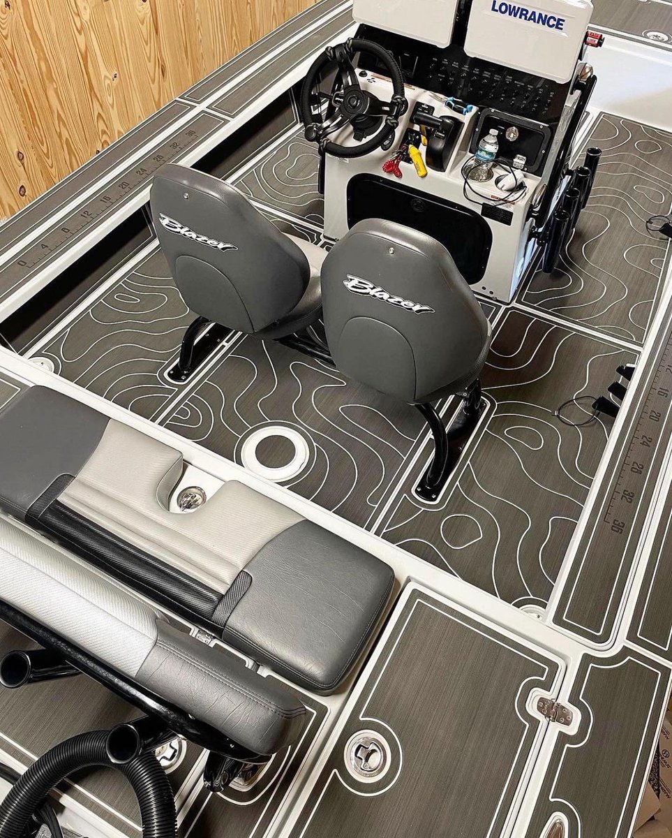 Marine Mat making this 675 Ultimate Bay look slickkk. How do you customize your Blazer bay? #BlazerBoats