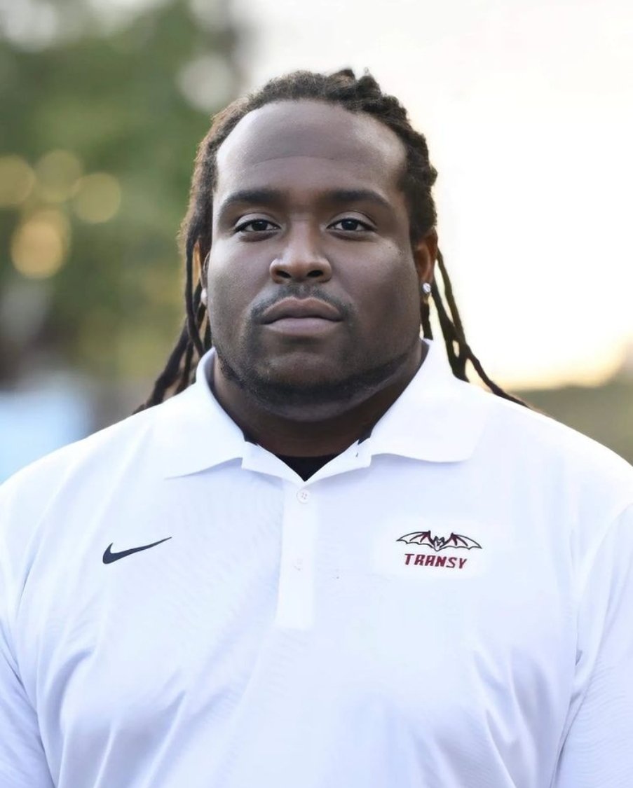 We are BEYOND excited to welcome Mont to our Transy Track and XC family! Coach Lawson will be leading our Sprints and Jumps squads and brings a wealth of knowledge as a Coach and Collegiate athlete! Coach Mont welcome to the Family! #OneFamily @itscoachmont