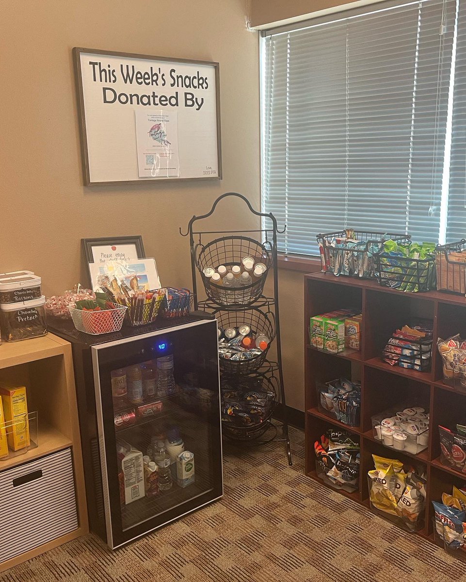 OakCreekElemen1's tweet photo. A huge thanks to Rebecca Friesenhahn and Tortuga Strand Haus for donating snacks for the staff for our 2nd week of school! We have some amazing teachers who were definitely in need of some Vitamin Sea! ๐๐ #OCESstrong #202220223schoolyear #comalisdschools #ComalISD #CISD ๐พ๐ https://t.co/DepVbhJYZl