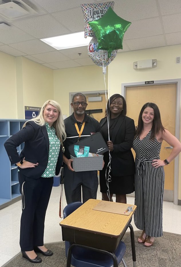 Meredith Leftakis tweet media